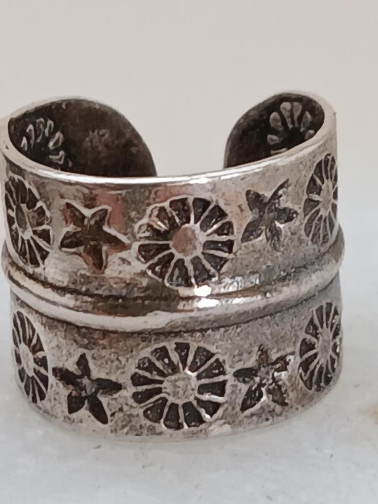 Zilveren Ear Cuff met Gedetailleerde Patronen - 925 Sterling, Hangers, Nieuw, Ophalen of Verzenden, Zilver