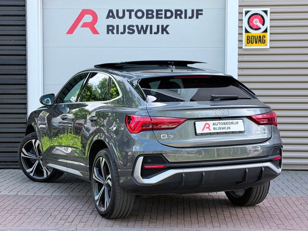 Audi Q3 Sportback 45 TFSI e S Edition Pano/Keyless/Camera, Auto's, Audi, 12 maanden, Gebruikt, Alcantara, Hybride Elektrisch/Benzine