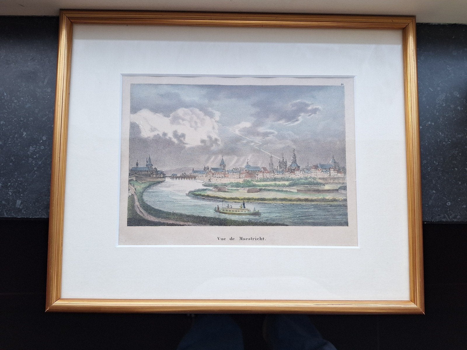 Antieke handgekleurde lithografie 'Vue de Maastricht', Handgekleurd, 1800 - 1899, Stadsgezicht, Ophalen of Verzenden