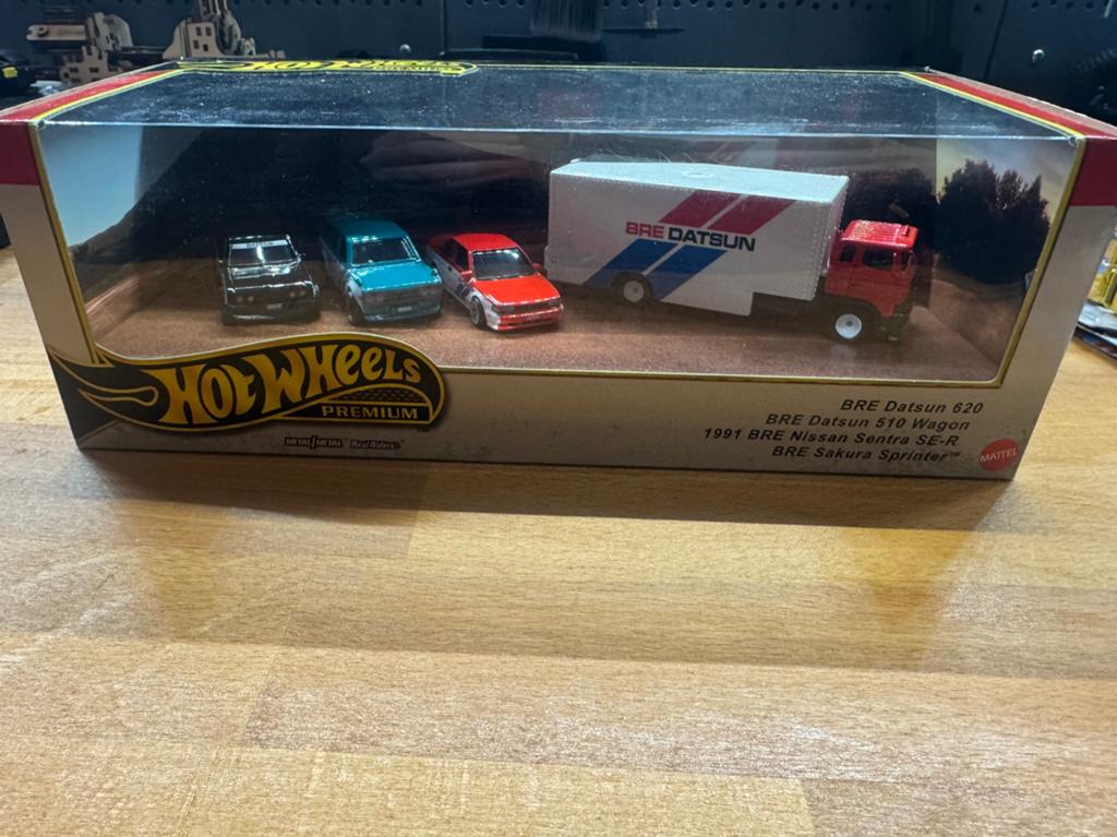 Hotwheels Premium Datsun Set, Hobby en Vrije tijd, Modelauto's | Overige schalen, Ophalen of Verzenden, Zo goed als nieuw, Auto