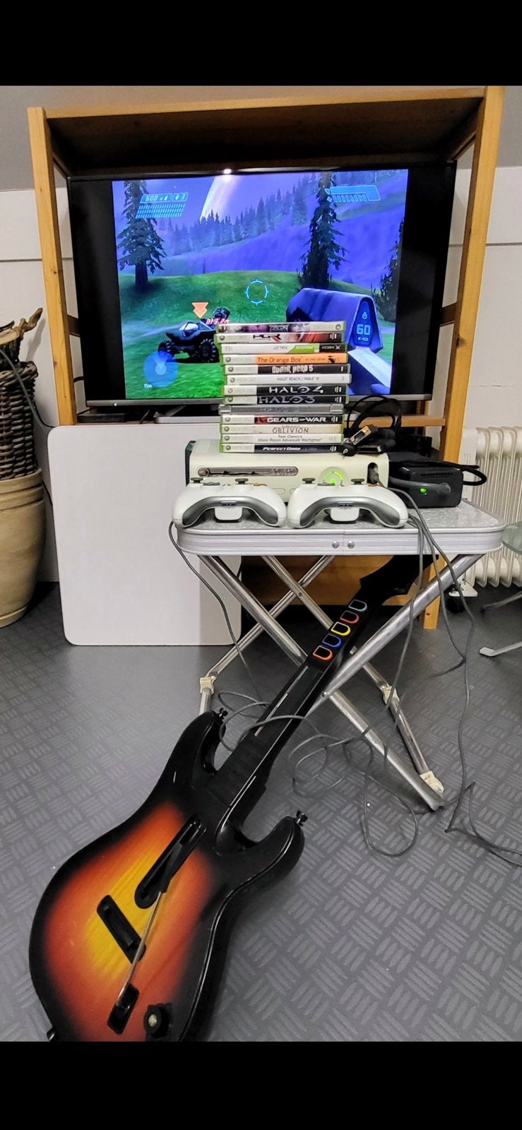 Xbox 360 inclusief spellen en Guitar Hero, Gebruikt, 2 spelers, Vanaf 12 jaar, Ophalen