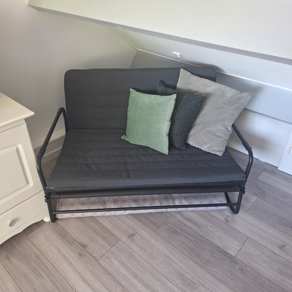 Compact slaapbankje - Ideaal voor kleine ruimtes, Huis en Inrichting, Ophalen, Gebruikt, Eenpersoons, Grijs