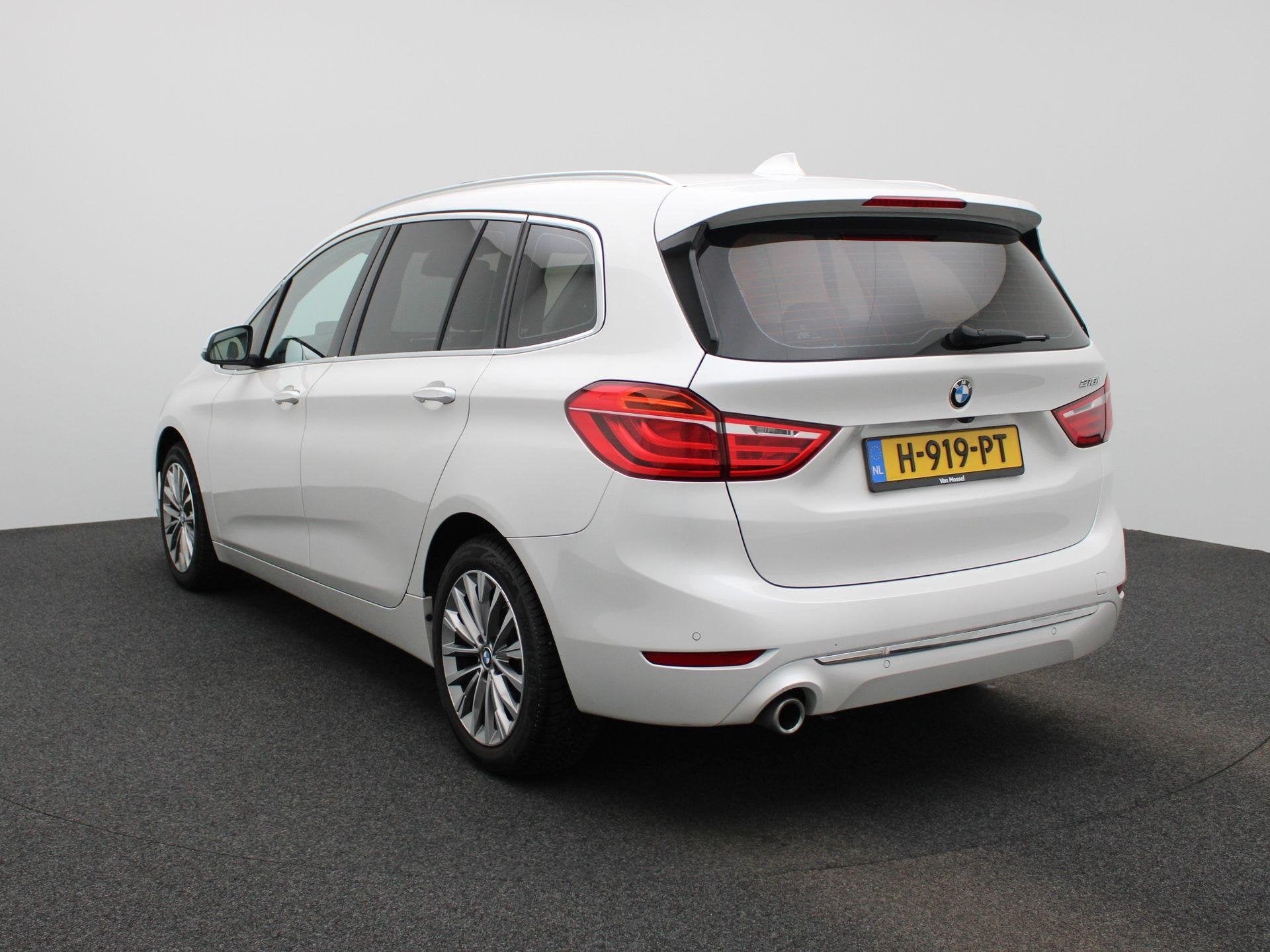BMW 2-serie Gran Tourer 218i 7p. High Executive Edition | PA, Auto's, 12 maanden, Gebruikt, 7 stoelen, Wit