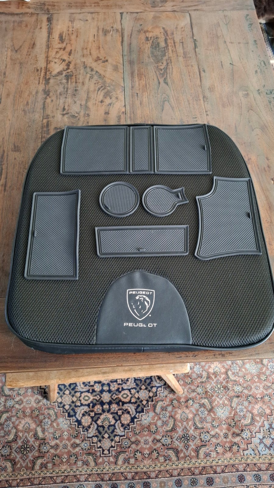 Peugeot 2008 Antislip Matten Set en stoelkussen., Ophalen, Zo goed als nieuw