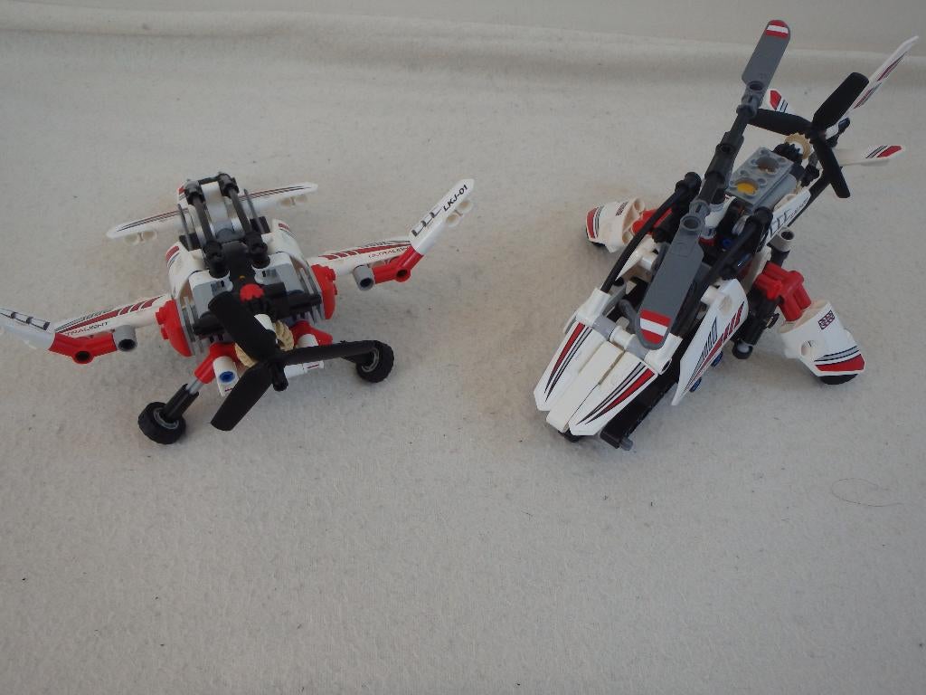 Lego technic 42057, beide modellen, dus 2 sets met boekjes., Lego, Ophalen of Verzenden, Zo goed als nieuw, Technic