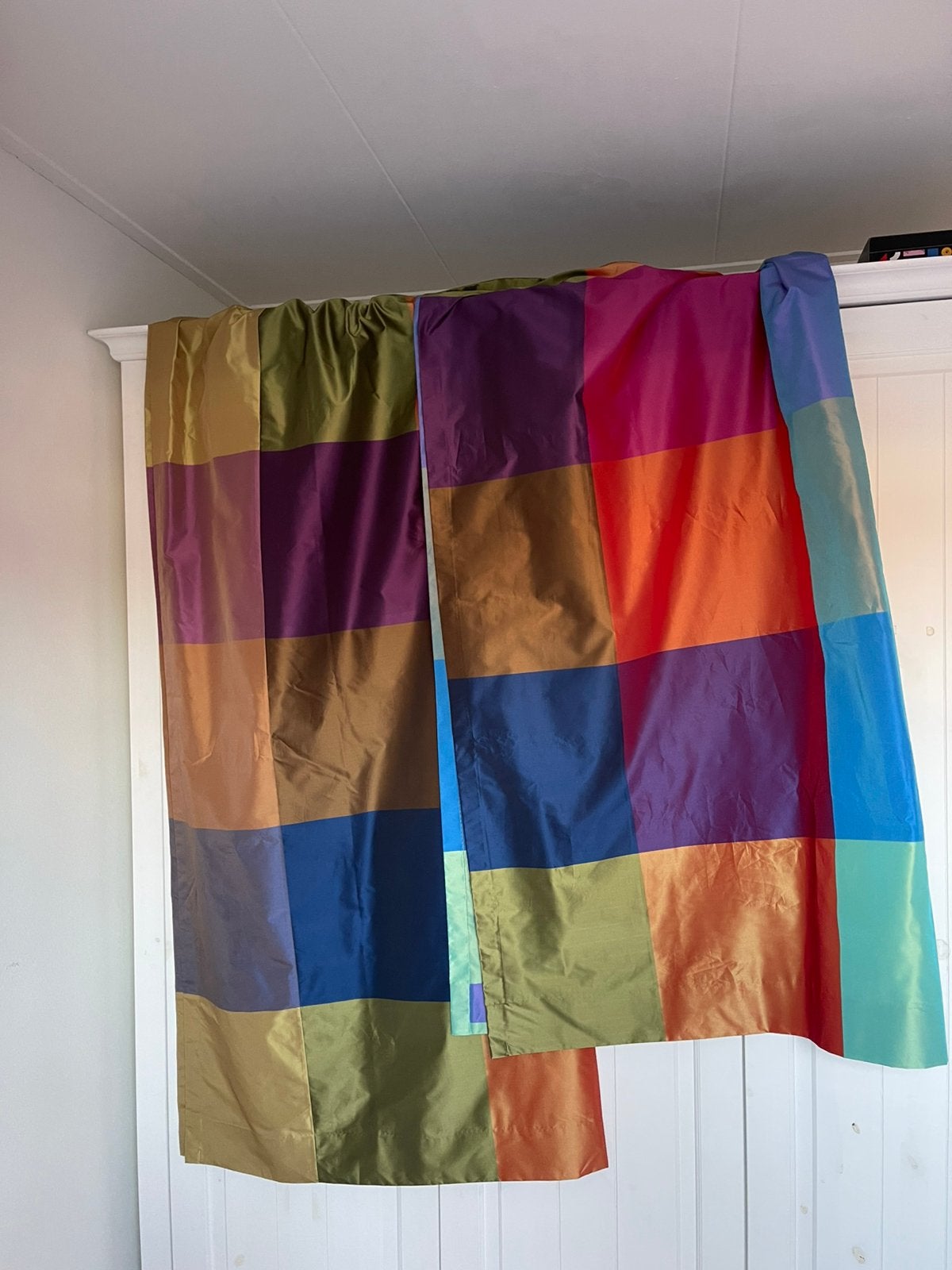 Kleurrijke gordijnen 2x 1.10x 1.70, Ophalen of Verzenden, Zo goed als nieuw