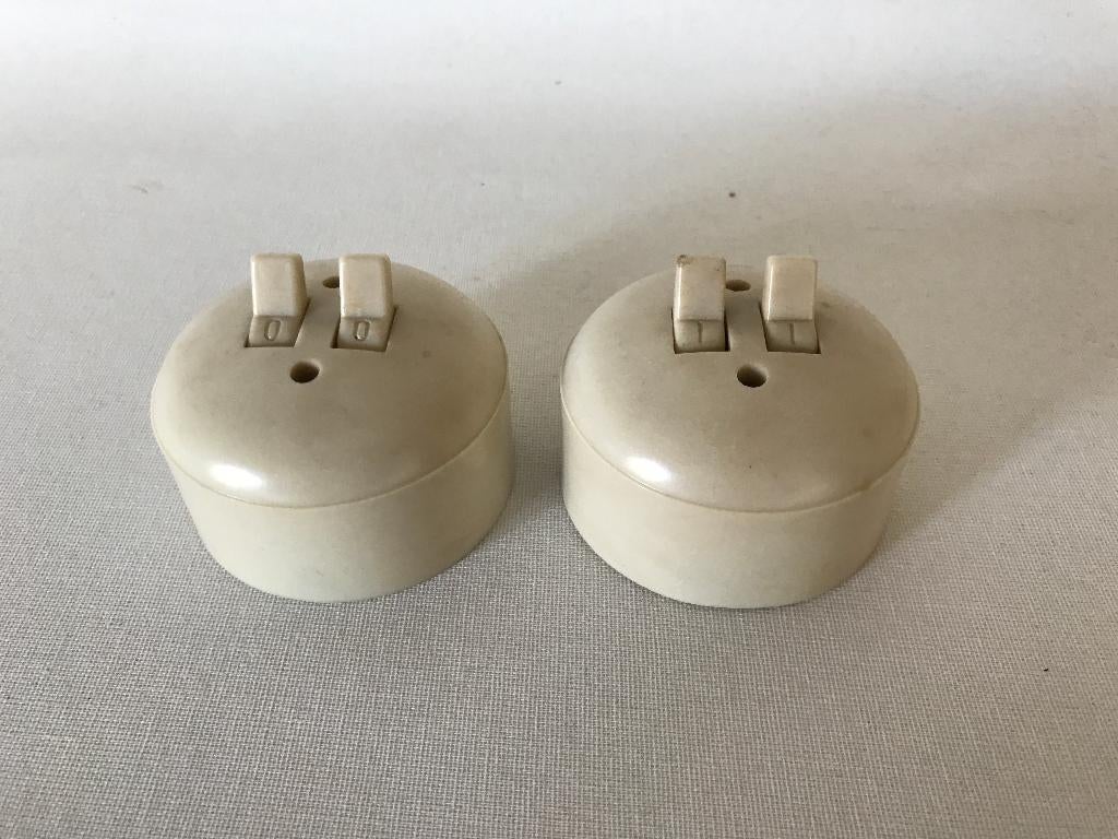 Art Deco Set van 2 witte bakelieten/melamine lichtschakelaar, Ophalen, Gebruikt, Art Deco