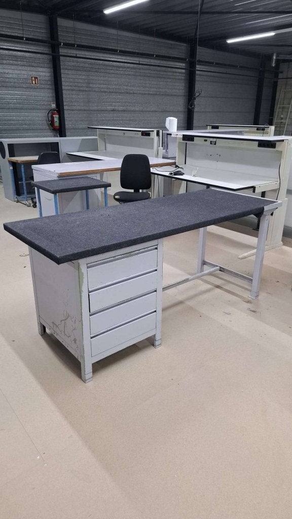 Werkbank montage tafel met ladekast