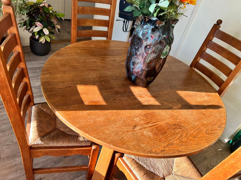 Landelijke massief houten eettafel + 4 stoelen | Oma’s tafel, Huis en Inrichting, Complete eetkamers, Ophalen, Gebruikt, 4 tot 6 stoelen