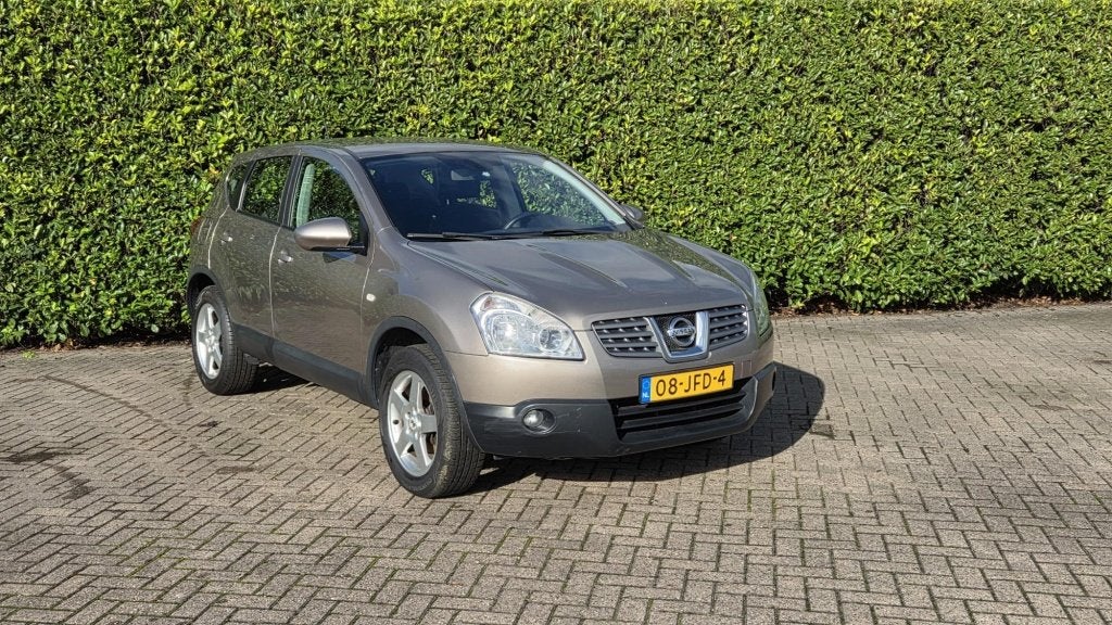 NISSAN Qashqai 1.6 2WD Visia, 1272 kg, Gebruikt, 4 cilinders, Bruin