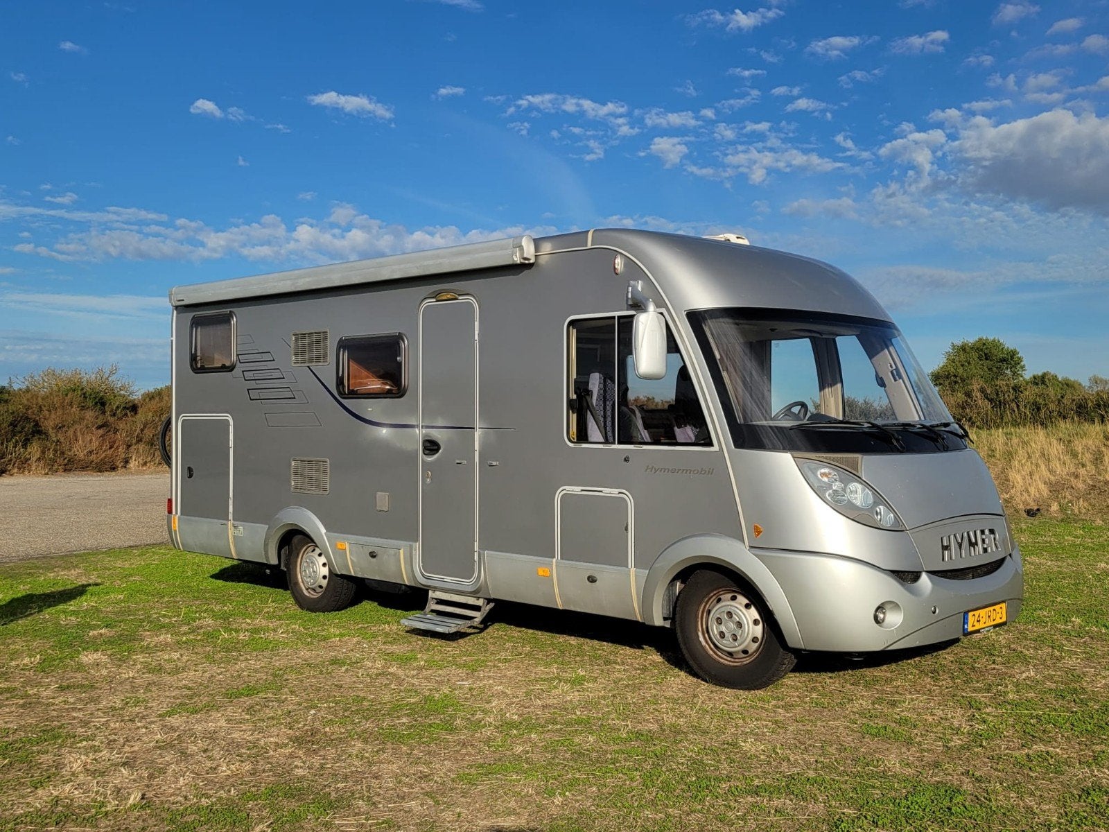 Hymer B 674 CL met 5 officiële zitplaatsen, Caravans en Kamperen, Integraal, Koelkast, Fiat, 6 tot 7 meter