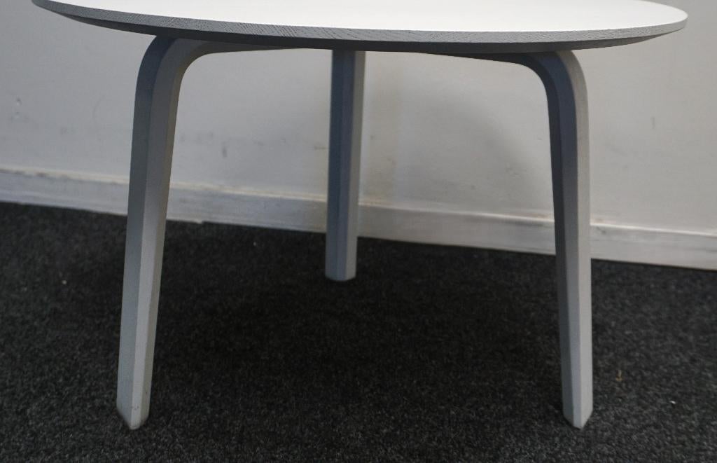 Hay Bella Coffee Table | Bijzettafel | Wit Hout | Ø 60 cm, 45 tot 60 cm, Minder dan 55 cm, Gebruikt, -