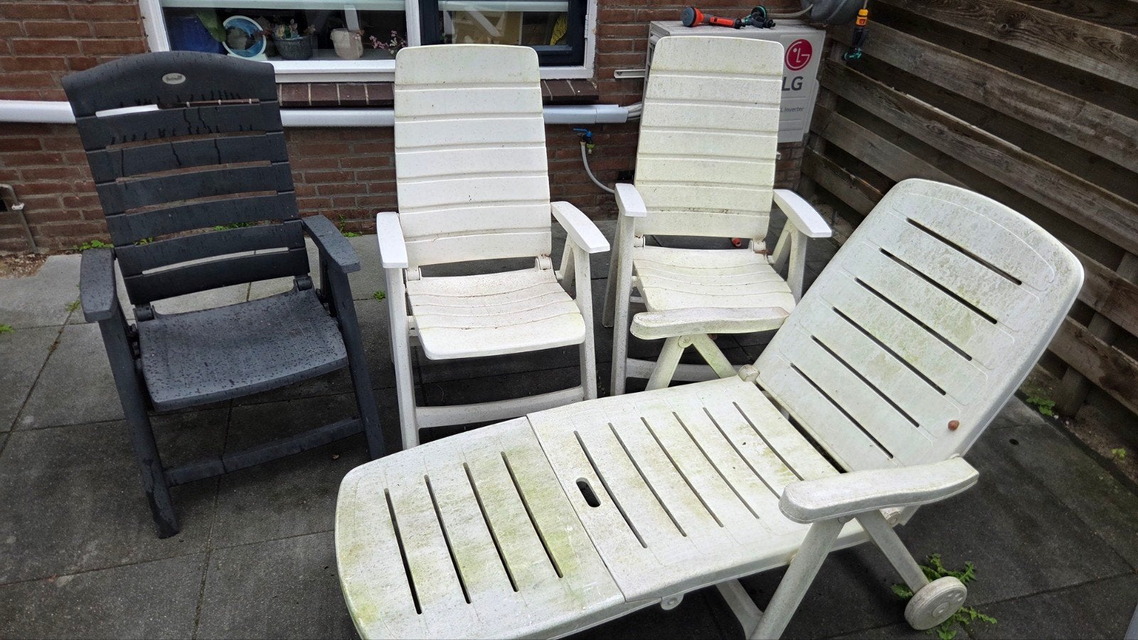 GRATIS Tuinmeubelen: stoelen, ligbed en inklapbare tafel, Ophalen, Gebruikt, Rechthoekig, Kunststof