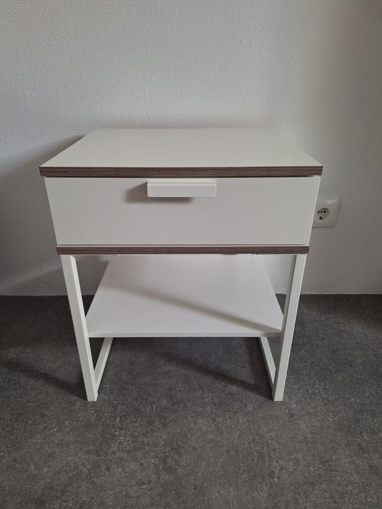 Wit nachtkastje trysil van IKEA, Ophalen, Gebruikt, 45 tot 65 cm, Minder dan 55 cm