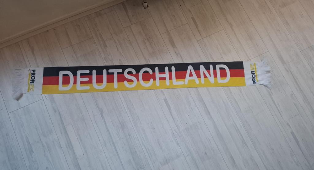 Duitsland sjaal, Ophalen of Verzenden, Zo goed als nieuw, Buitenlandse clubs, Vaantje of Sjaal