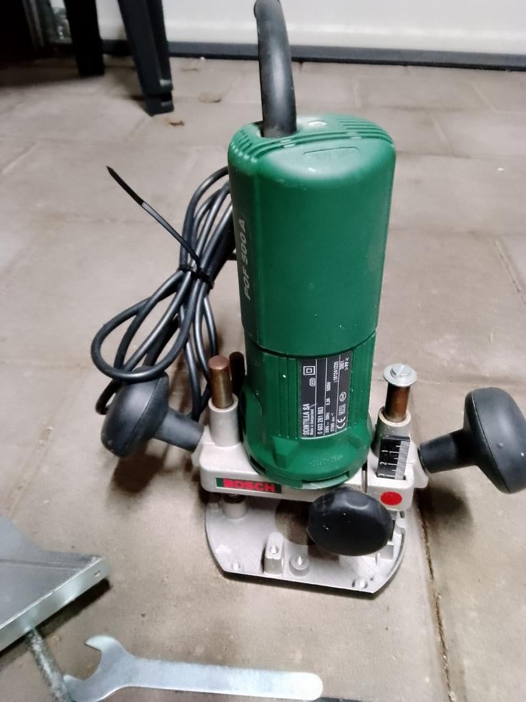 Bosch POF 500 A Bovenfrees - z.g.a.n., Ophalen of Verzenden, Zo goed als nieuw, Bovenfrees, Bosch