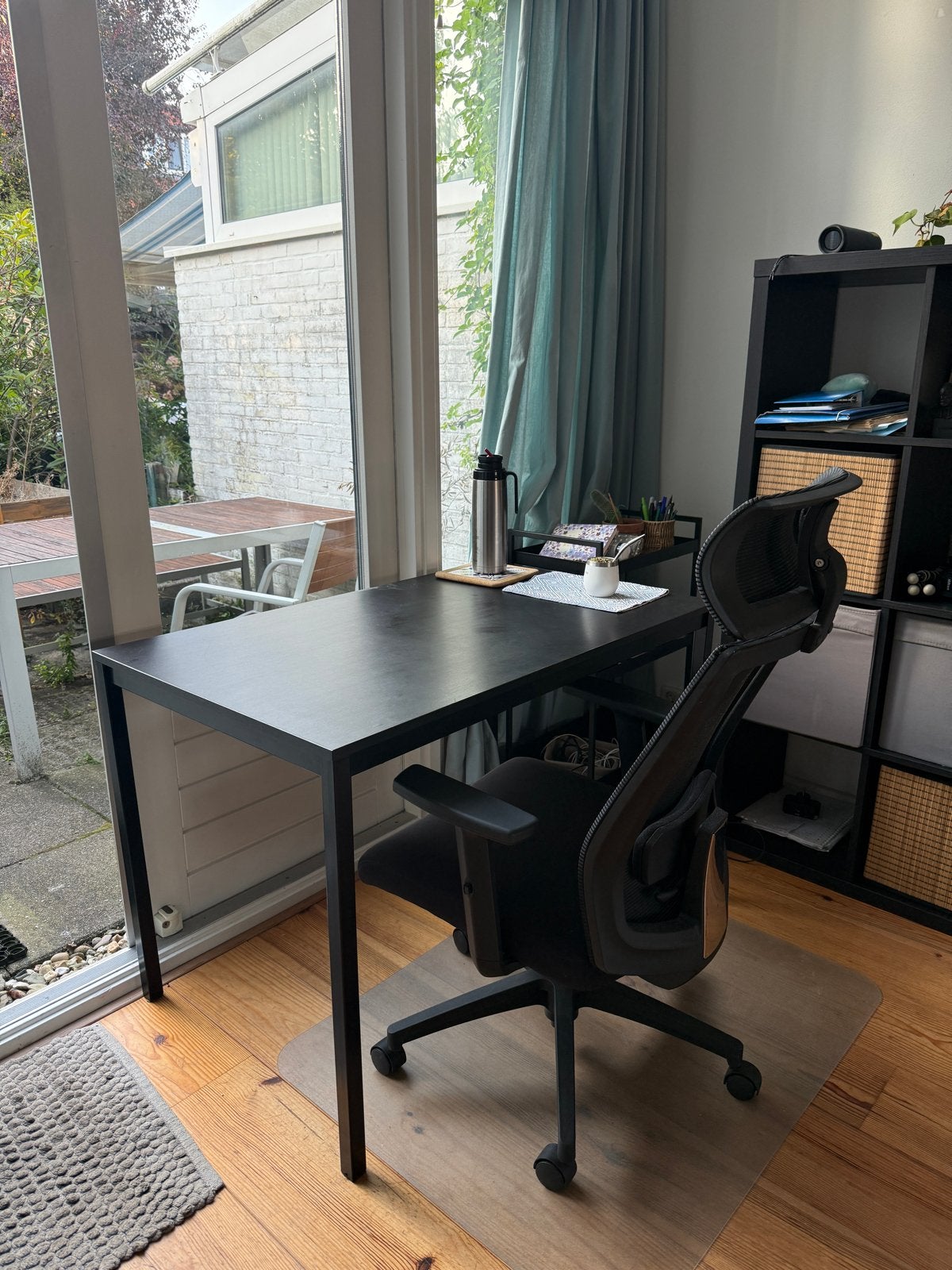 IKEA TÄRENDÖ bureau - Zwart, compact en stijlvol, Ophalen, Metaal, Zo goed als nieuw, IKEA