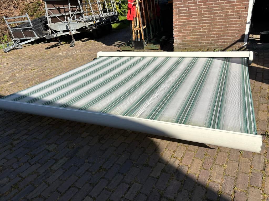 Zonnescherm elektrisch, Tuin en Terras, Zonneschermen, Ophalen
