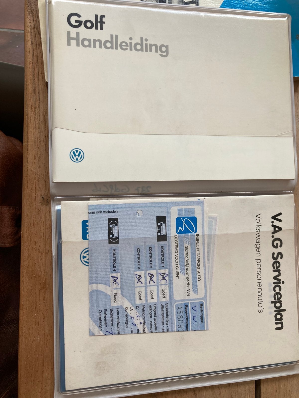 Vw Golf instructieboeken, 1974 en 1986 en folders, Ophalen