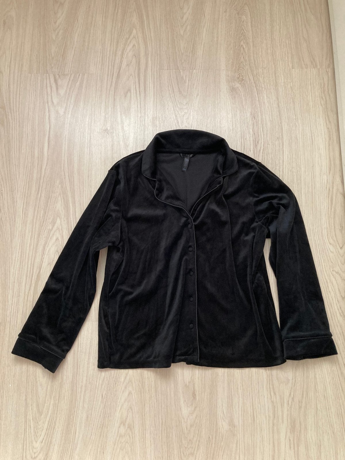 Hunkemöller, zwarte pyjama shirt, M, Ophalen of Verzenden, Nieuw, Maat 38/40 (M)