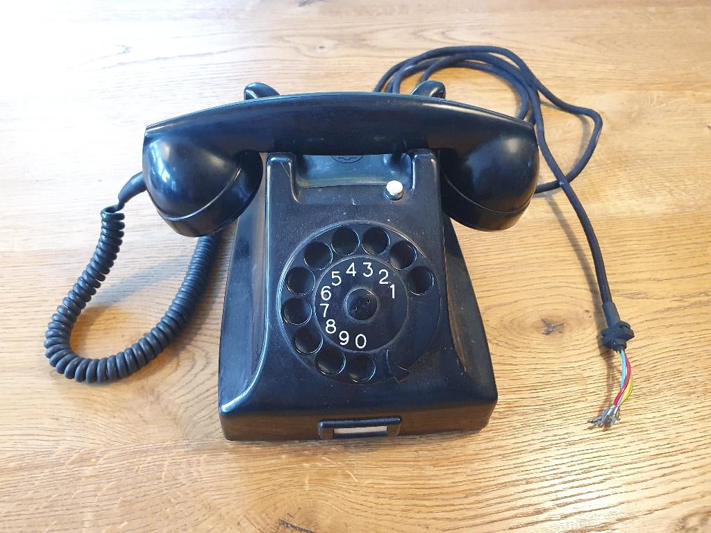 Bakkeliet telefoon 1964 met draaischijf, Ophalen, Gebruikt, Met draaischijf