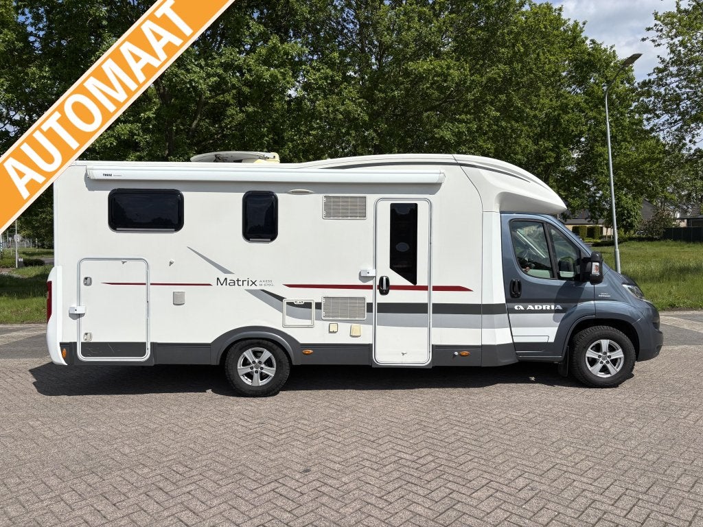 Adria Matrix M670SL - Automaat Lithium LPG 2015 Lengtebedden, Caravans en Kamperen, Campers, Automaat, Luifel, Ringverwarming