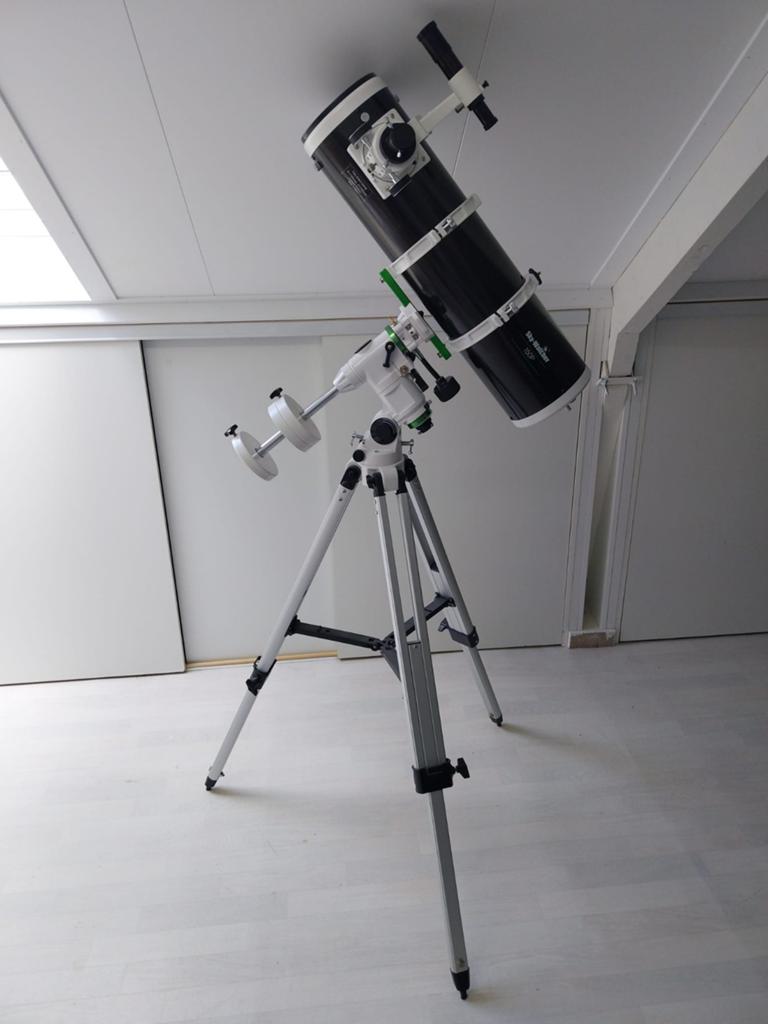 Sky-Watcher Explorer 150P EQ3-2 Spiegeltelescoop, Audio, Tv en Foto, Optische apparatuur | Telescopen, 80 tot 200 mm, Met statief