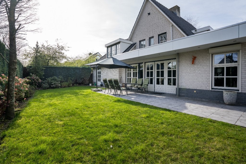 Prachtige zweefparasol Ø 3 meter  met  verrijdbare  voet, Tuin en Terras, Parasols, Ophalen, Verstelbaar, 3 tot 4 meter, Zweefparasol