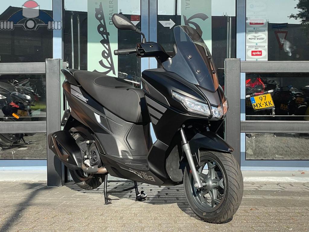 Aprilia SXR SPORT 50 600,- korting!!, Ophalen, Overige modellen, Maximaal 45 km/u, Onbekend