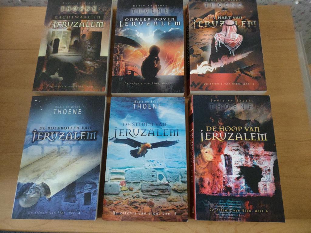 De erfenis van Sion (compleet)-Bodie en Brock Thoene, Boeken, Ophalen of Verzenden, Gelezen
