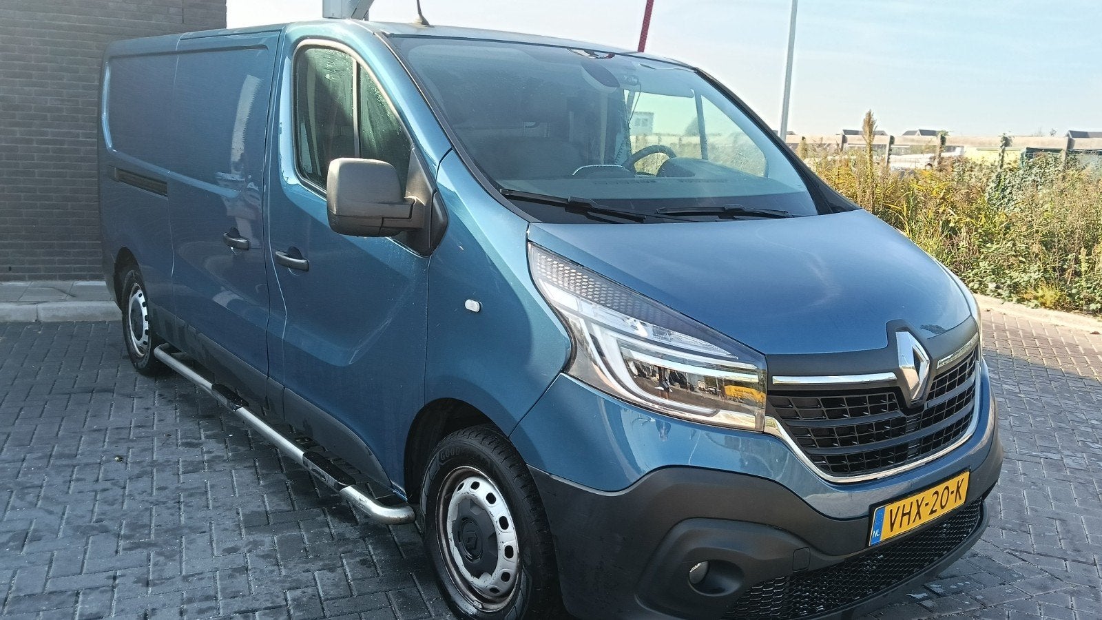 Renault Trafic GB 2.0 Energy dCi 145pk L2h1 T30 2021 Blauw, Auto's, Voorwielaandrijving, 4 cilinders, Alcantara, Bedrijf
