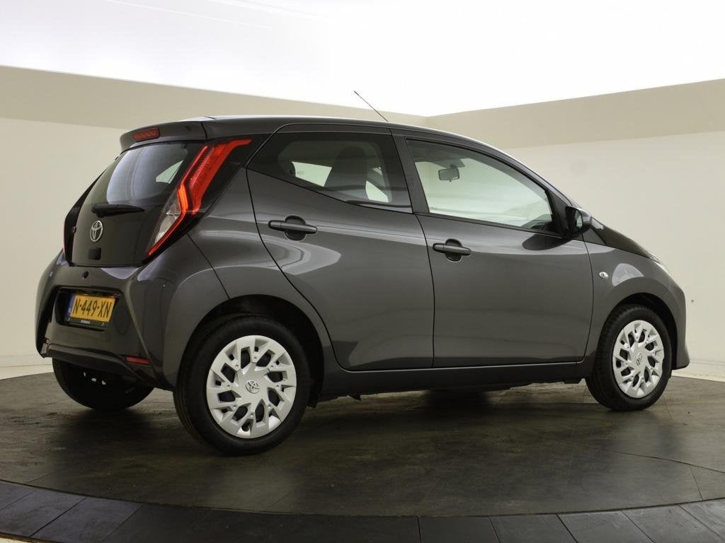 Toyota Aygo 1.0 VVT-i x-play | Carplay/AndroidAuto | Camera, Auto's, Voorwielaandrijving, 12 maanden, Stof, Gebruikt