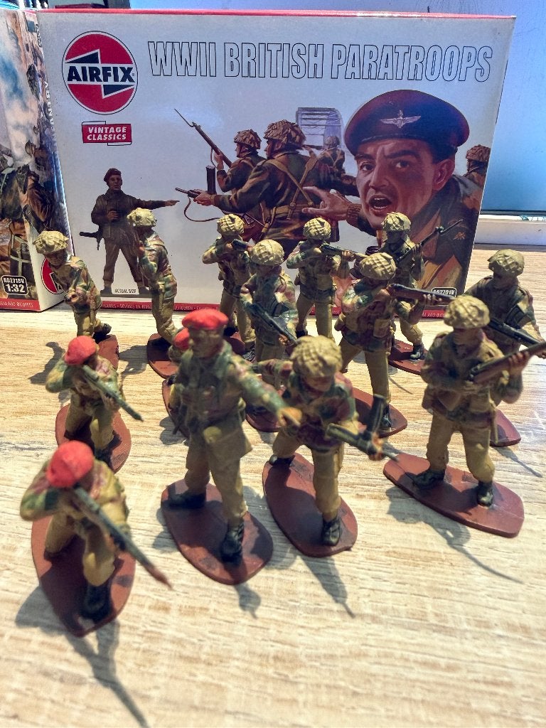 Airfix WWII Britse Paratroepers Figuren - Vintage Classics, Ophalen of Verzenden, Gebruikt, 1:35 tot 1:50, Figuur of Figuren