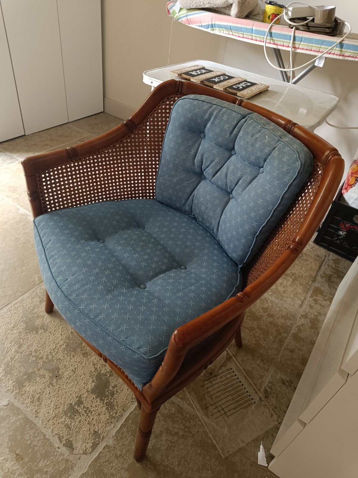 Vintage rotan fauteuil met blauwe kussens, Ophalen