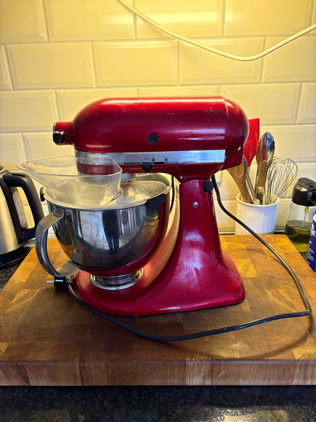 KitchenAid Artisan Mixer Rood met Extra Kom & Pastamaker, 4 liter of meer, Ophalen, Gebruikt, 3 snelheden of meer