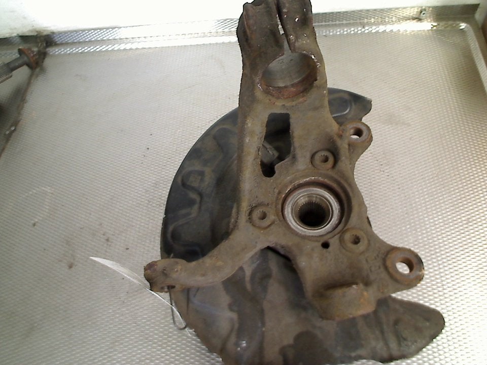 Fusee Links Voor Volkswagen Golf VII (AUA) (2012-08/2020-03), Gebruikt, Volkswagen, Volkswagen AG, Kundenbetreuung@volkswagen.de