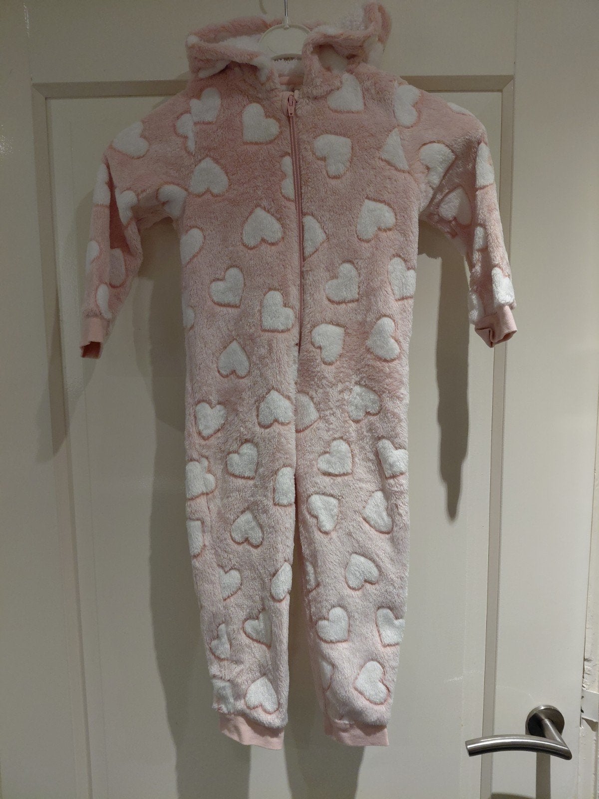 C&A Roze Onesie met Hartjes - Maat 104 (4 jaar), Ophalen of Verzenden, Zo goed als nieuw, C&A, Meisje