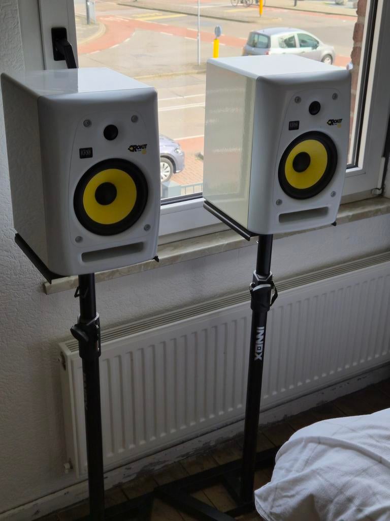KRK Rokit 6 Studio Monitors Wit met Statieven, Overige merken, Gebruikt, Ophalen of Verzenden, 60 tot 120 watt