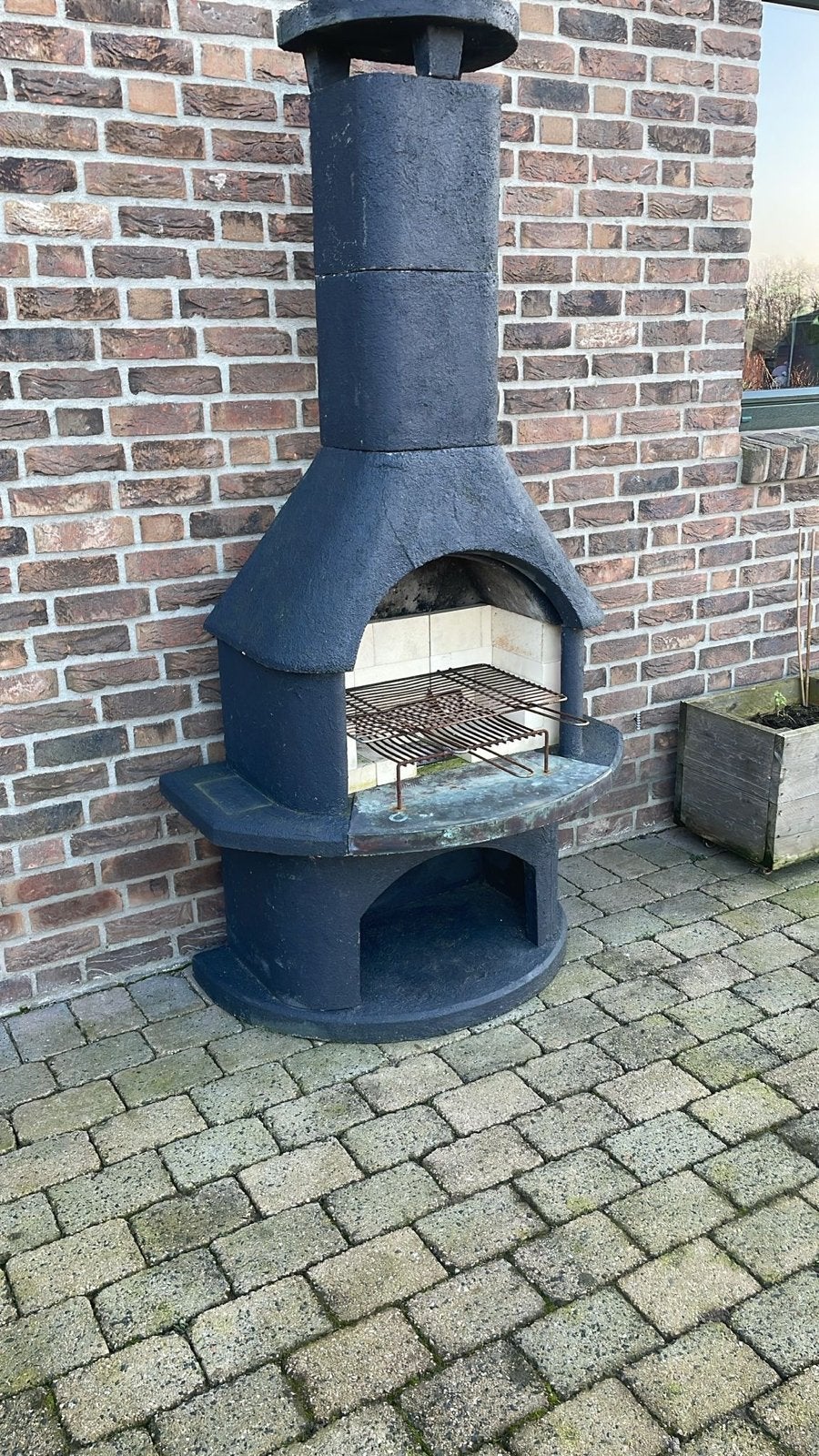 Robuuste buitenhaard bbq van beton incl nieuwevuurstenen, Ophalen, Gebruikt