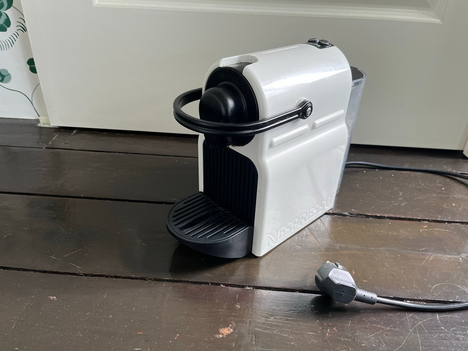 Nespresso Krups Essenza Mini Koffiezetapparaat Wit, Witgoed en Apparatuur, Koffiezetapparaten, Ophalen, Espresso apparaat, Zo goed als nieuw