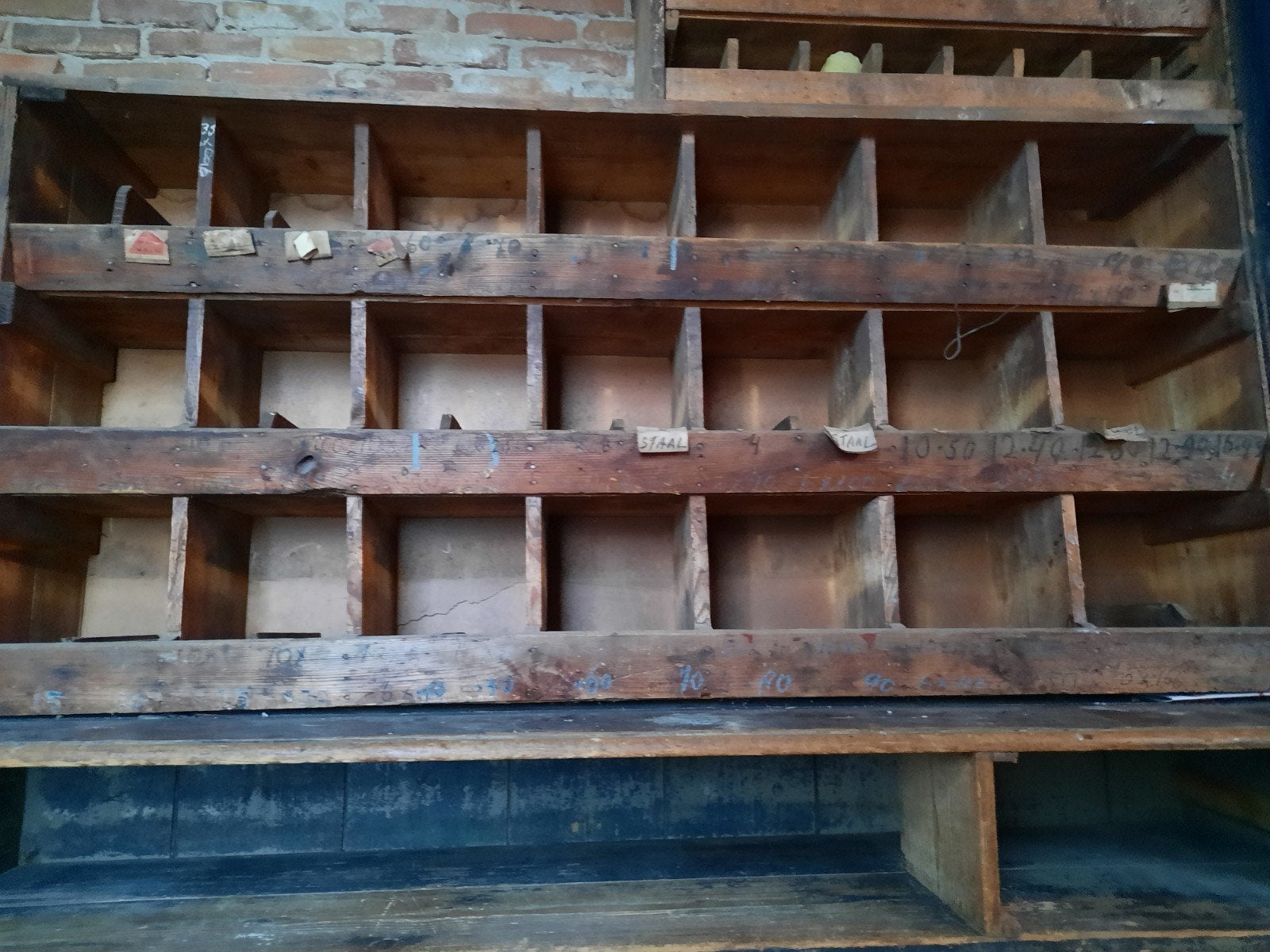Oude kast vakkenkast toonbankkast grutterskast brocante, Ophalen