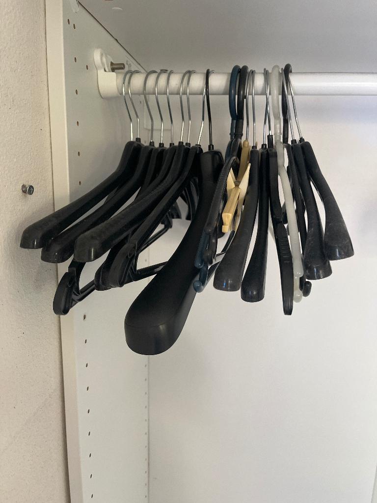 Gratis kledinghangers, Ophalen of Verzenden, Gebruikt, Kunststof