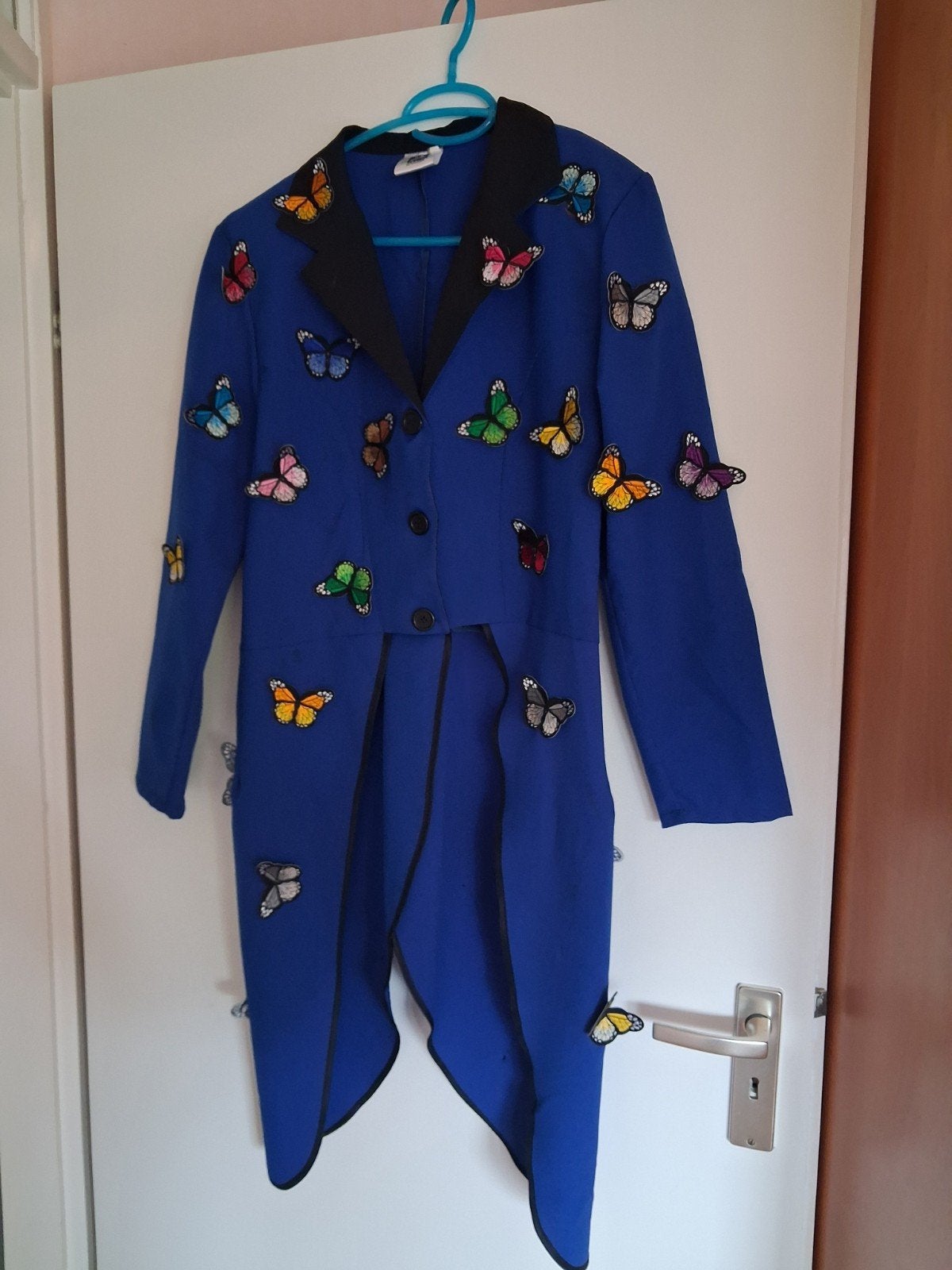 Dames slipjas met hoed versierd met vlinders - Carnaval, Carnaval, Maat 42/44 (L), Ophalen of Verzenden, Kleding