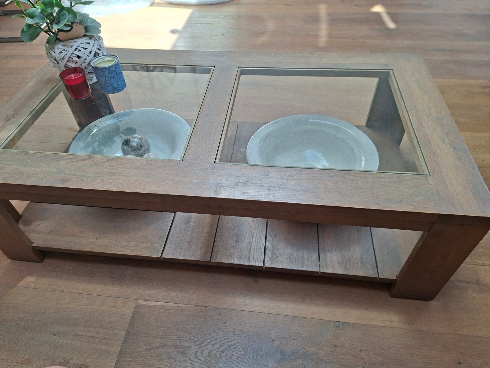 Salontafel met glazen blad en houten frame, Huis en Inrichting, Tafels | Salontafels, Glas, Gebruikt, 100 tot 150 cm, Minder dan 50 cm