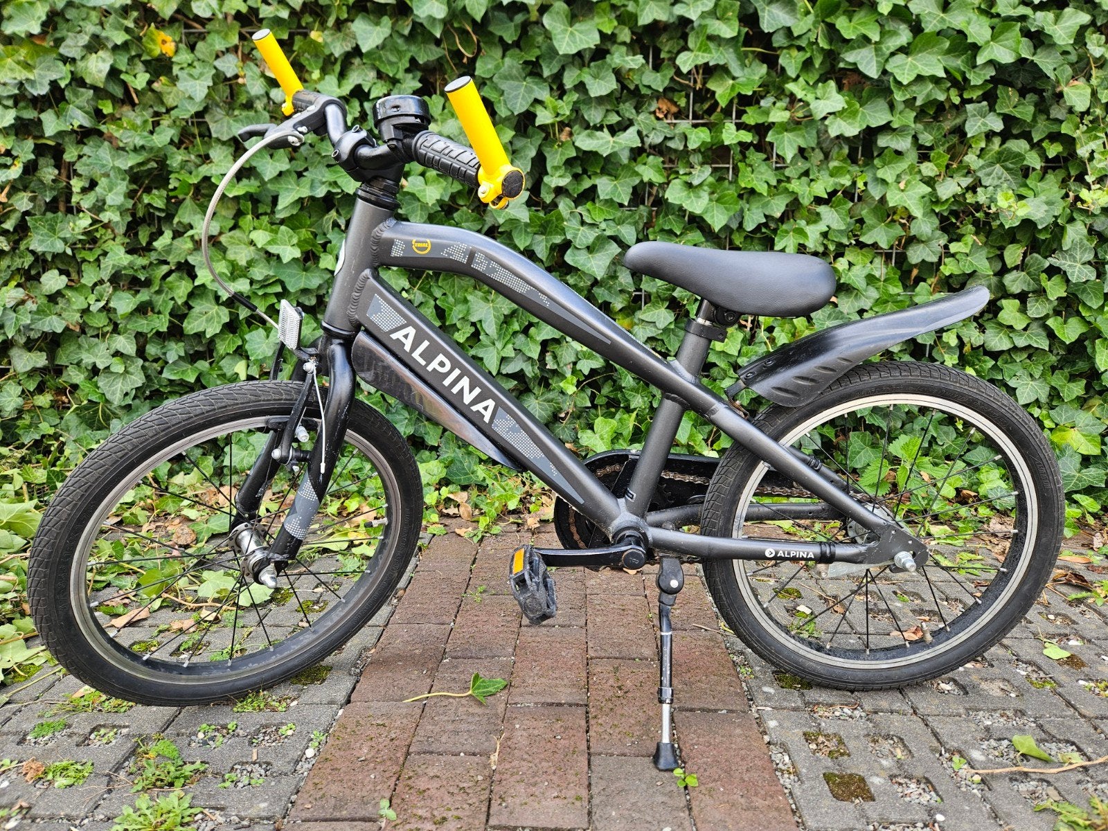 Alpina Trial 18 inch kinderfiets - Nieuw zadel en handle bar, Fietsen en Brommers, Fietsen | Kinderfietsjes, Terugtraprem, Ophalen of Verzenden