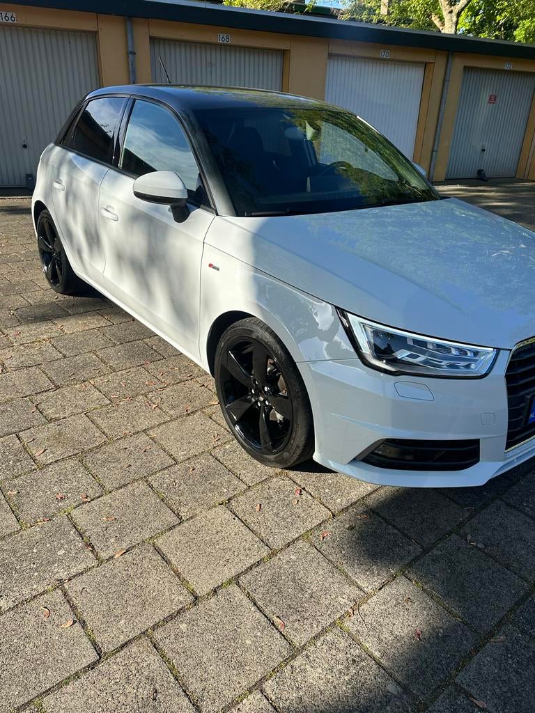 Audi A1 1.0 Tfsi 70KW Sportback S-tr 2016 Wit S-line, Auto's, Audi, Bedrijf, A1, Benzine, Hatchback, Automaat, Geïmporteerd, Wit