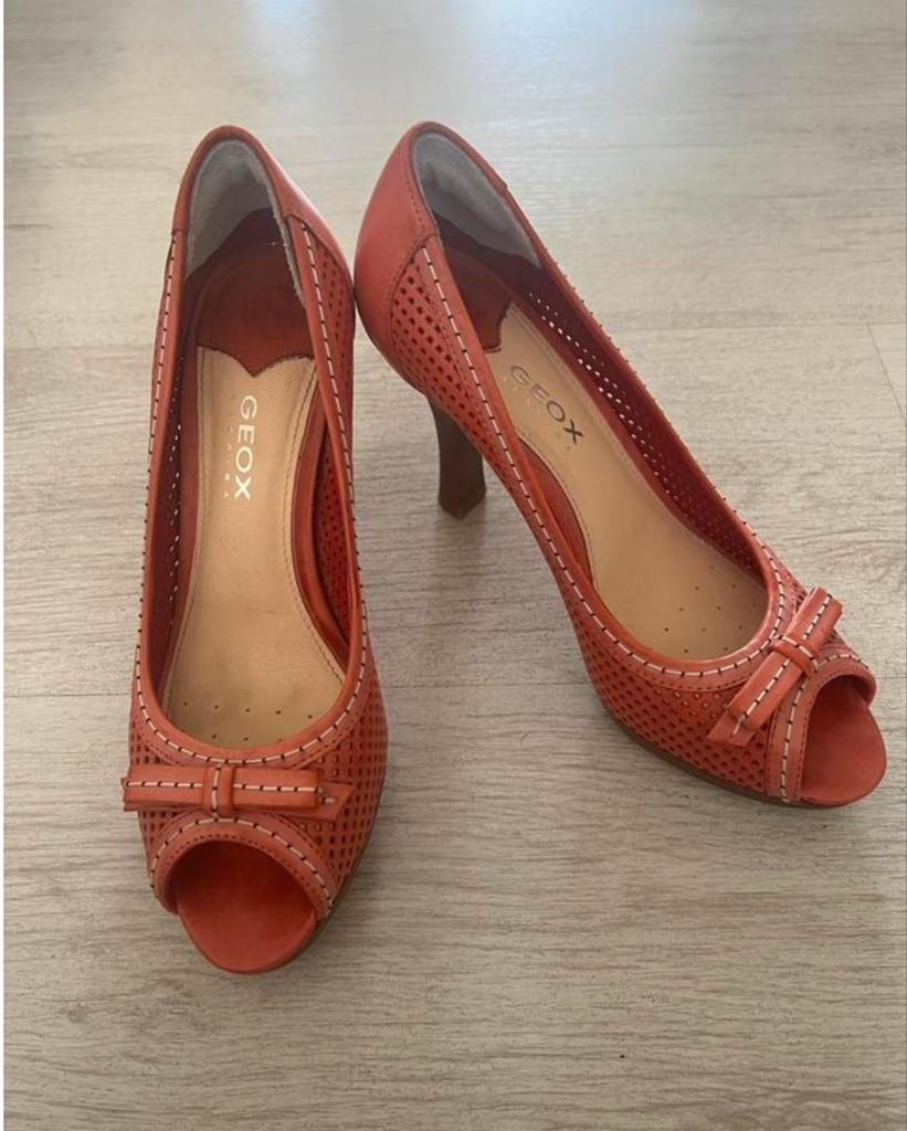 Geox , Maat 38, Kleding | Dames, Schoenen, Pumps, Oranje, Ophalen of Verzenden, Zo goed als nieuw