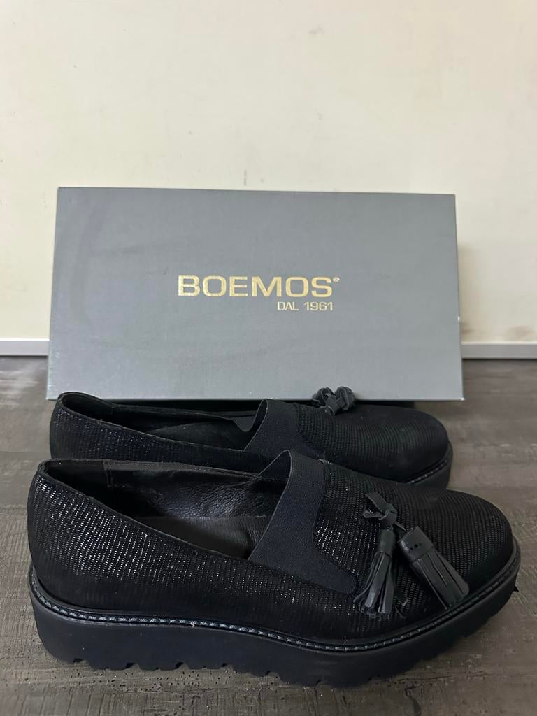 Boemos zwarte instappers met kwastjes - Maat 39, Kleding | Dames, Schoenen, Ophalen of Verzenden, Zo goed als nieuw, Zwart, Instappers