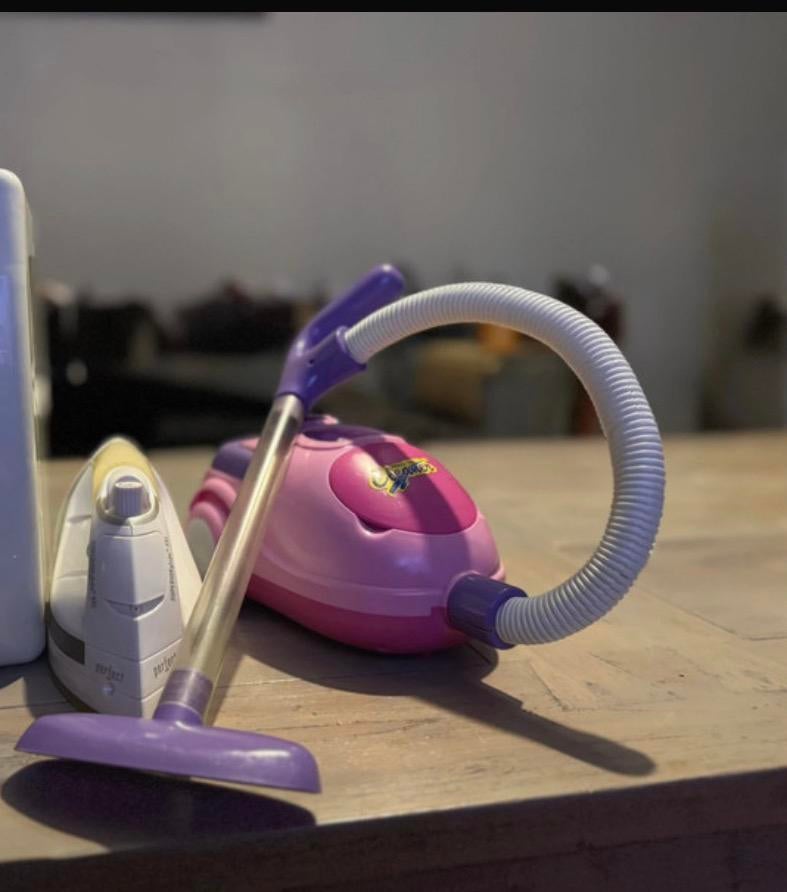 Stofzuiger en strijkijzer speelgoed, Kinderen en Baby's, Speelgoed | Overig, Ophalen of Verzenden, Gebruikt, Jongen of Meisje