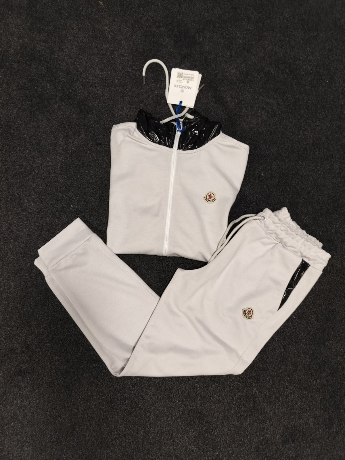 Moncler tuta ensemble trainingspak set maat S/M, Moncler, Maat 48/50 (M), Ophalen of Verzenden, Grijs